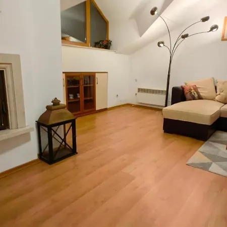 Apartment Two Bedroom Flat In Magernitsa *