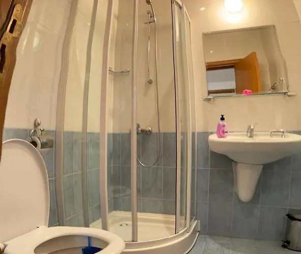 Apartment Two Bedroom Flat In Magernitsa *