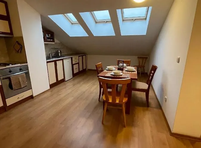 Apartment Two Bedroom Flat In Magernitsa